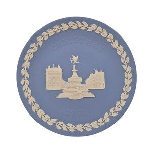 Wedgwood 1971 Christmas Collector Plate Blue White Jasperware Piccadilly Circus
